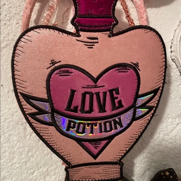 Danielle Nicole | Bags | Danielle Nicole Harry Potter Love  display picture 3